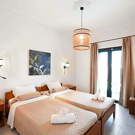 Aspri Petra 3*